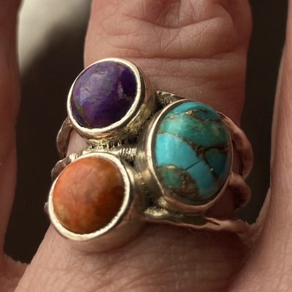 Jewelry - Vintage Sterling silver with beautiful Gem stone ring
